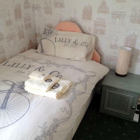 Liverpool Airport Rooms スピーク エクステリア 写真