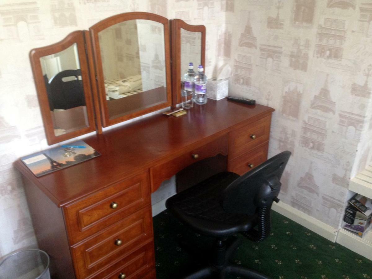 Liverpool Airport Rooms スピーク エクステリア 写真